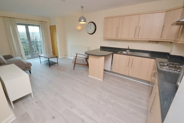 2 bed flat, Portland Square, Raleigh Street, Radford, Nottingham, NG74HR - Image 1