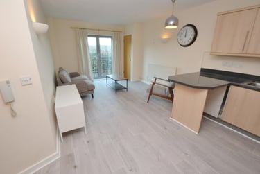 2 bed flat, Portland Square, Raleigh Street, Radford, Nottingham, NG74HR - Image 3