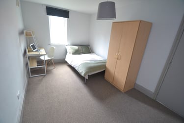 2 bed flat, Exeter Road, Forest Fields, Nottingham, NG76LS - Image 4