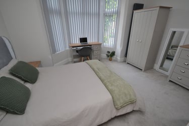 2 bed flat, North Road, West Bridgford, Nottingham, NG27NG - Image 1