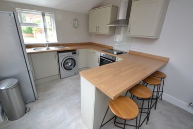 2 bed flat, North Road, West Bridgford, Nottingham, NG27NG - Image 3