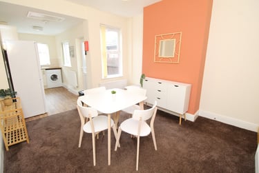 2 bed house, Birrell Road, Forest Fields, Nottingham, NG76LT - Image 3