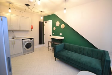 2 bed flat, North Road, West Bridgford, Nottingham, NG27NG - Image 2