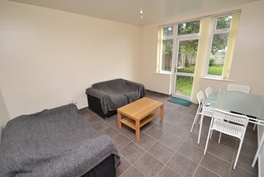 5 bed house, Derby Road, Lenton, Nottingham, NG72DZ - Image 1