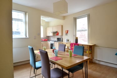 4 bed house, Bridge Grove, West Bridgford, Nottingham, NG27LE - Image 1