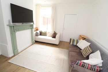 4 bed house, Dallas York Road, Beeston, Nottingham, NG92EZ - Image 1