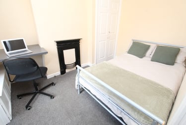 4 bed house, Dallas York Road, Beeston, Nottingham, NG92EZ - Image 5