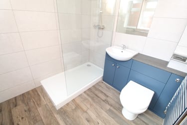 4 bed house, Dallas York Road, Beeston, Nottingham, NG92EZ - Image 2