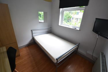 2 bed flat, Mount Hooton Road, Radford, Nottingham, NG74AY - Image 5