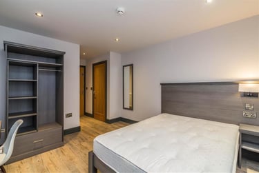 4 bed flat, Howard Street, Arboretum, Nottingham, NG13LT - Image 1