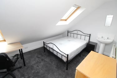 5 bed house, Elmsthorpe Avenue (5 BED), Lenton, Nottingham, NG72BU - Image 2