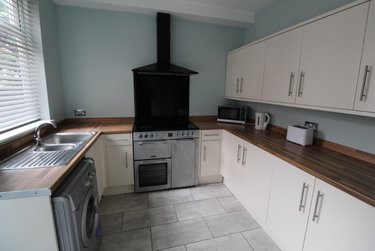 5 bed house, Elmsthorpe Avenue (5 BED), Lenton, Nottingham, NG72BU - Image 1