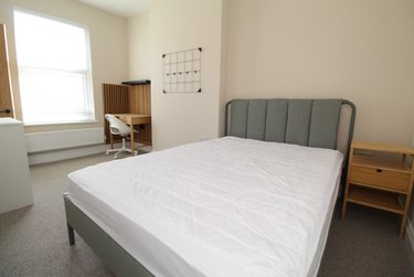 2 bed flat, Denman Street, Radford, Nottingham, NG73PY - Image 2