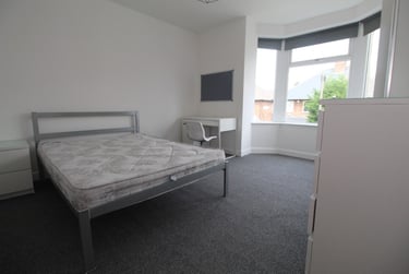 4 bed house, Marlborough Street, Dunkirk, Nottingham, NG72LE - Image 1