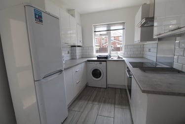 4 bed house, City Road, Dunkirk, Nottingham, NG72JL - Image 1