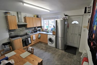 3 bed house, Montpellier Road, Dunkirk, Nottingham, NG72JX - Image 2