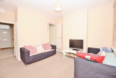 2 bed house, Warwick Street, Dunkirk, Nottingham, NG72PJ - Image 2