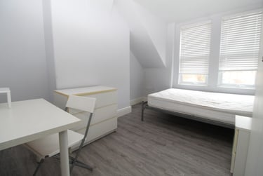 4 bed flat, Castle Boulevard, Lenton, Nottingham, NG71HP - Image 13