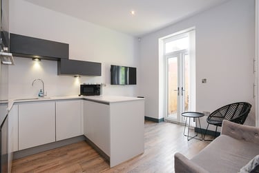 2 bed flat, Park Suites, Arboretum, Nottingham, NG74HH - Image 1