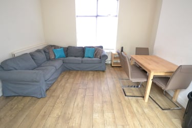 1 bed house, (1 Room) Forest Road East, Arboretum, Nottingham, NG14HT - Image 2