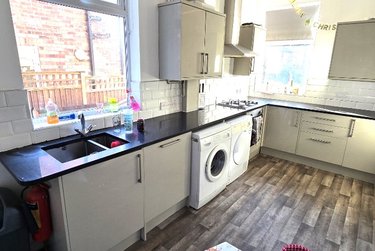 5 bed house, (5BED) Harrington Drive, Lenton, Nottingham, NG71JH - Image 3