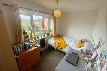 2 bed flat, Hazlemere Grove, Lenton, Nottingham, NG72EH - Image 3