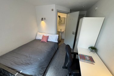 5 bed flat, Middle Street, Beeston, Nottingham, NG91FX - Image 1