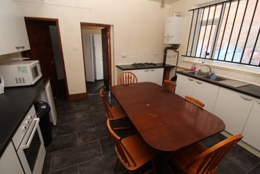 6 bed house, Derby Road, Radford, Nottingham, NG71NQ - Image 3