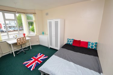 4 bed house, (4 Bed) Derby Road, Lenton, Nottingham, NG72DZ - Image 2