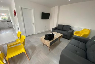 6 bed house, Queens Road East, Beeston, Nottingham, NG92FF - Image 1