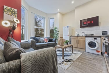 4 bed flat, Noel Street, Hyson Green, Nottingham, NG76AQ - Image 1