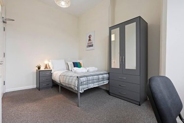 4 bed flat, Noel Street, Hyson Green, Nottingham, NG76AQ - Image 1