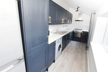 4 bed house, (4 BED) City Road, Dunkirk, Nottingham, NG72JJ - Image 1