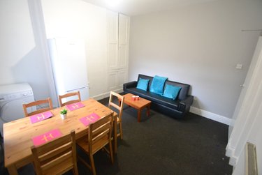 1 bed house, (1 Room) Highfield Road, Dunkirk, Nottingham, NG72JE - Image 3