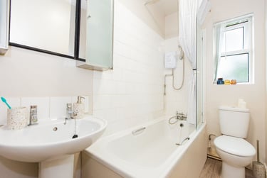 4 bed house, (4BED) Charnwood Grove, West Bridgford, Nottingham, NG27NT - Image 3