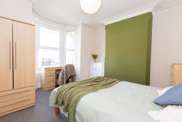 5 bed house, (4BED) Charnwood Grove, West Bridgford, Nottingham, NG27NT - Image 1