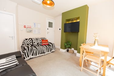 4 bed house, (4BED) Charnwood Grove, West Bridgford, Nottingham, NG27NT - Image 3