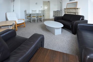 3 bed flat, Park Drive, City Centre, Nottingham, NG71DA - Image 2