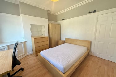 1 bed house, Lynam Street, Penkhull, Stoke, ST47ED - Image 1