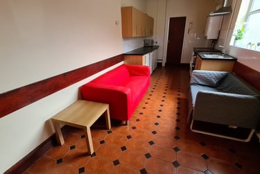 5 bed house, Boughey Road, Shelton, Stoke, ST42BQ - Image 11