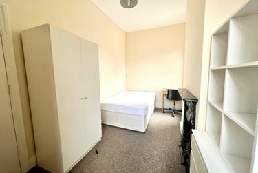 6 bed house, Crowther Street, Shelton, Stoke, ST42ER - Image 8