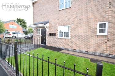 2 bed house, Lyme Valley Mews, Basford, Newcastle under Lyme, ST53TF - Image 3