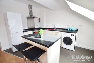 2 bed house, Lyme Valley Mews, Basford, Newcastle under Lyme, ST53TF - Image 4