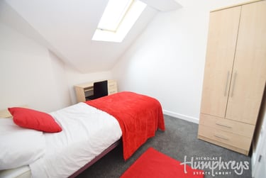 2 bed house, Lyme Valley Mews, Basford, Newcastle under Lyme, ST53TF - Image 7