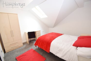 2 bed house, Lyme Valley Mews, Basford, Newcastle under Lyme, ST53TF - Image 8