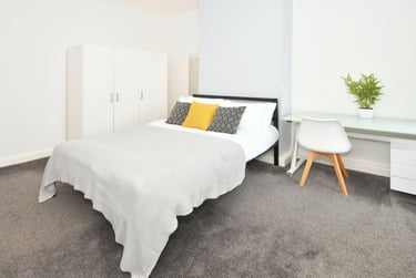 3 bed house, Spencer Road, Shelton, Stoke, ST42BE - Image 12