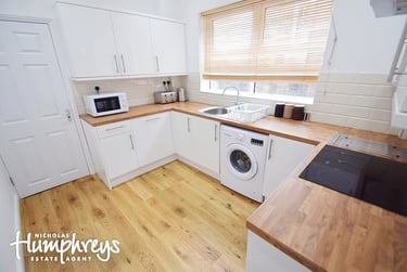 6 bed house, The Parkway, Hanley, Stoke, ST13BB - Image 7