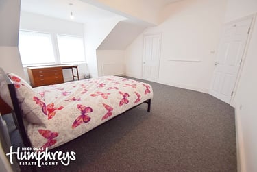 6 bed house, The Parkway, Hanley, Stoke, ST13BB - Image 1