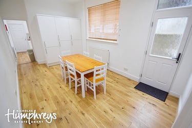 6 bed house, The Parkway, Hanley, Stoke, ST13BB - Image 8