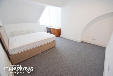 6 bed house, The Parkway, Hanley, Stoke, ST13BB - Image 3